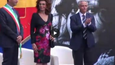 Photo of Sofia Loren a Napoli riceve Cittadinanza Onoraria (Video)