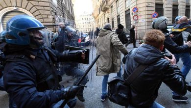 Photo of Protesta Tassisti Roma, Scontri davanti sede del PD: un ferito