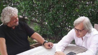 Photo of Vittorio Sgarbi su Beppe Grillo: “Mi disse che la Raggi è una depensante”