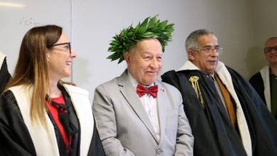 Photo of A 82 anni si laurea in Filosofia alla ricerca dell’anima della moglie