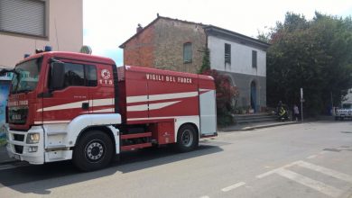 Photo of Incendio Lucca oggi in un capannone di solventi