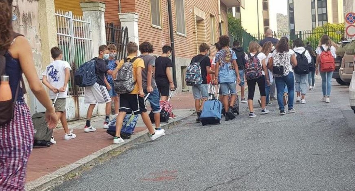 Primo giorno di scuola 2020: Foto e Video del rientro in ...